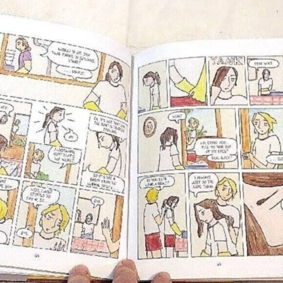 Hardcover Book Honor Girl: A Graphic Memoir by Maggie Thrash Candlewick Press - Picture 7 of 12